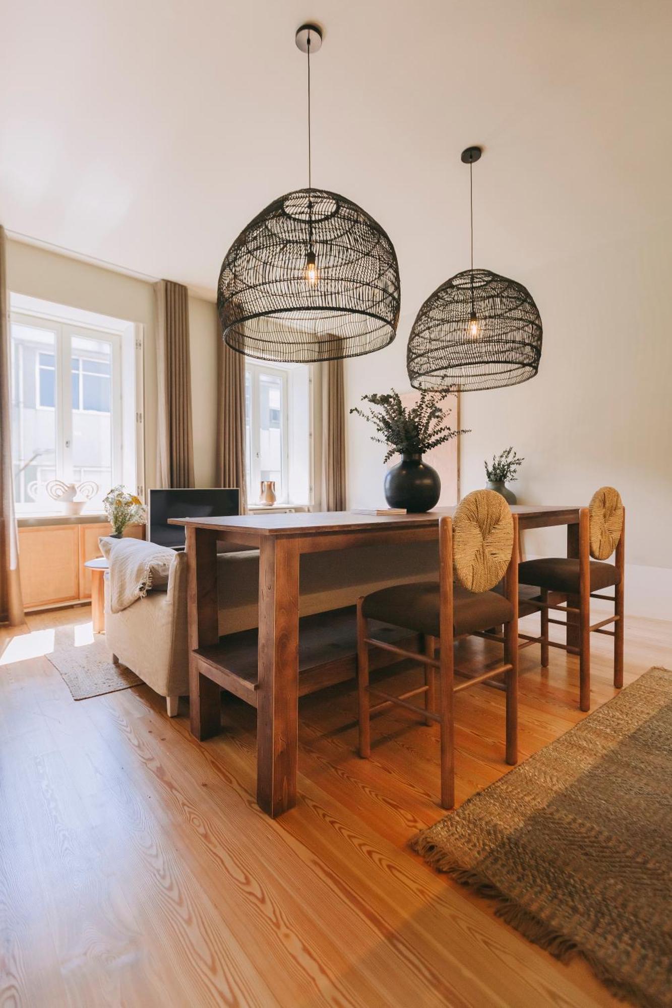 Village Aparthotel By Boa OOporto Camera foto A dining room with a table and chairs